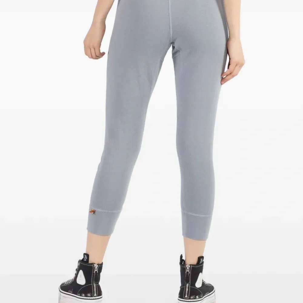 Укороченные спортивные брюки с принтом