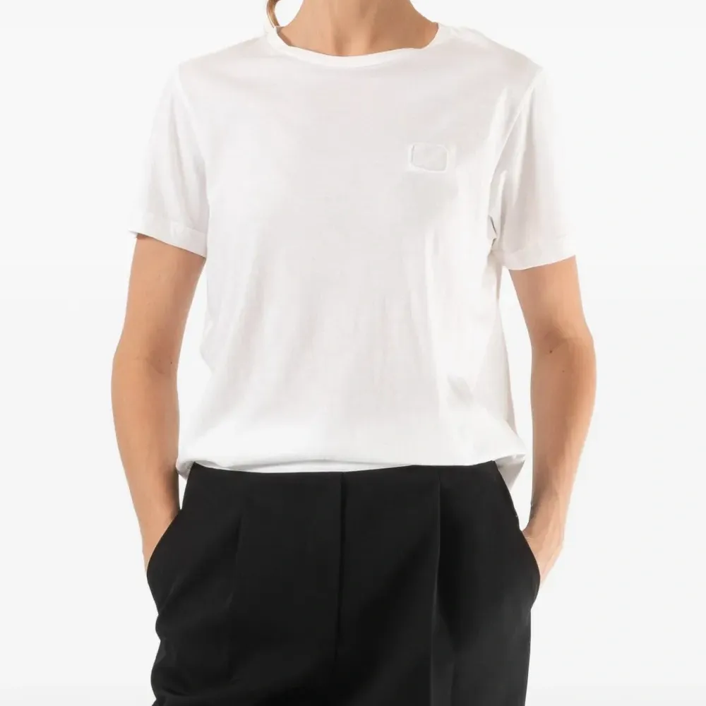 Футболка с нашивкой