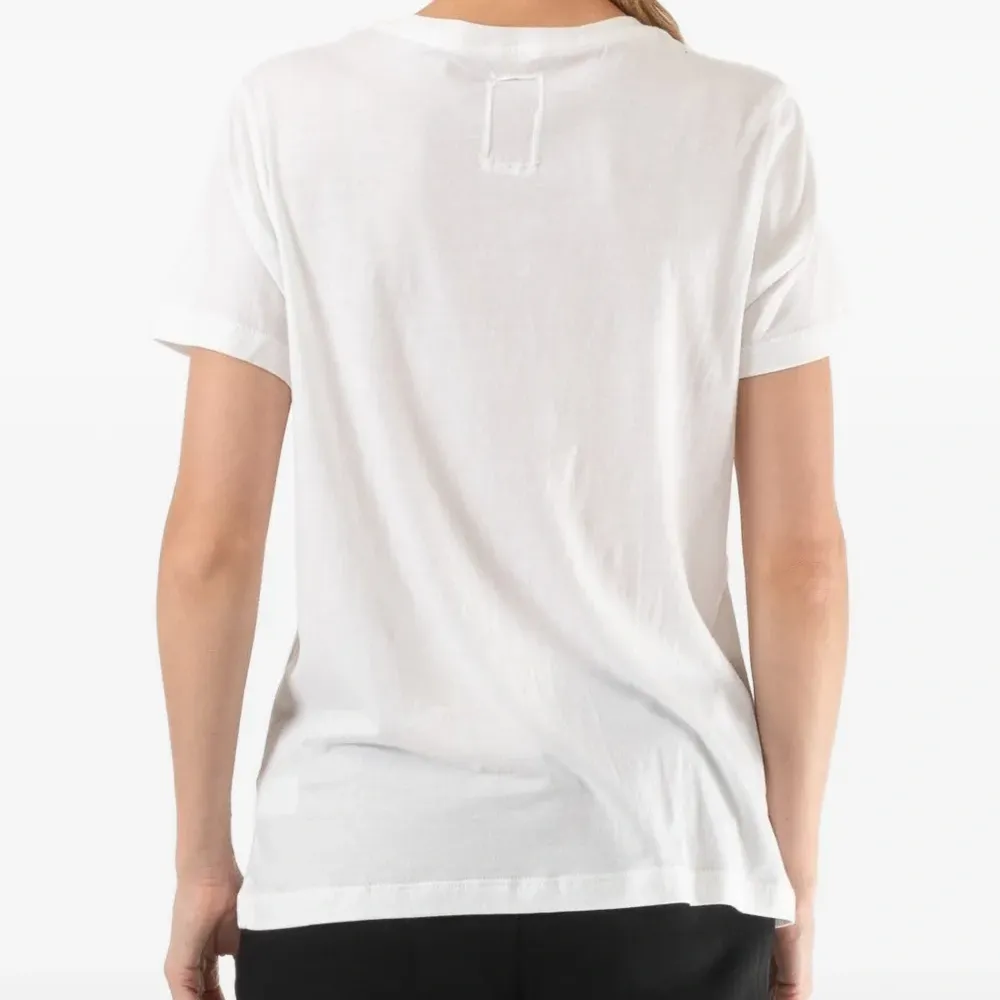 Футболка с нашивкой