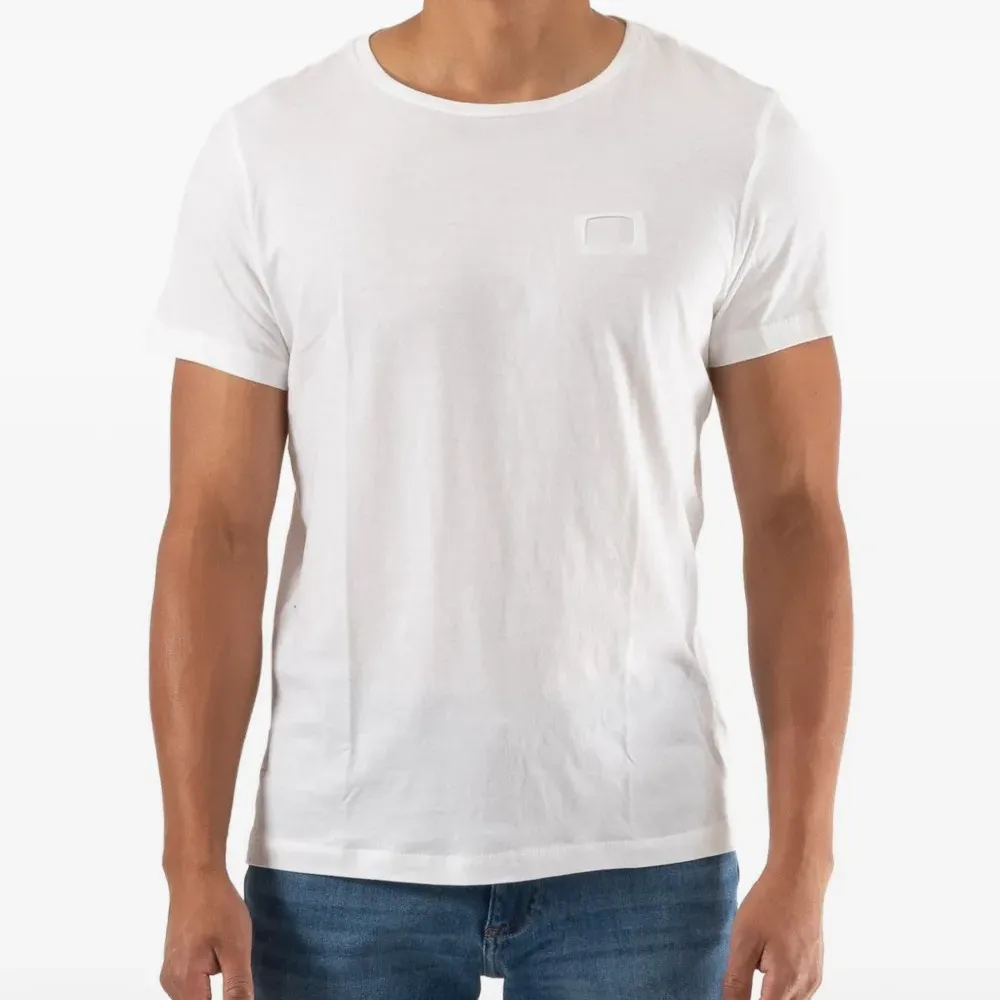 Футболка с нашивкой