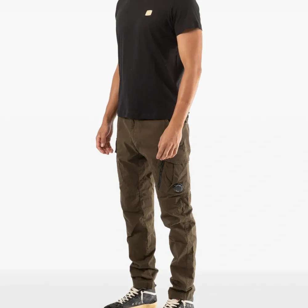 Футболка с нашивкой