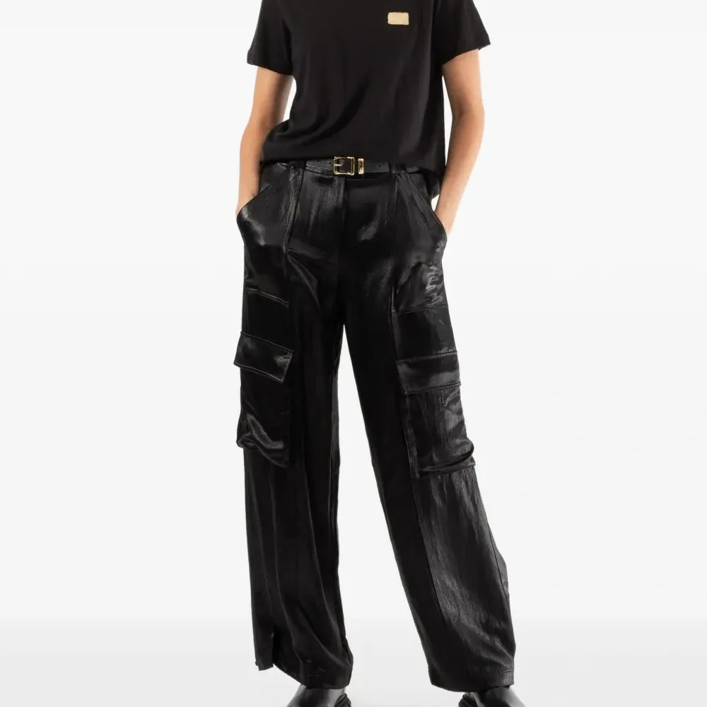 Футболка с круглым вырезом