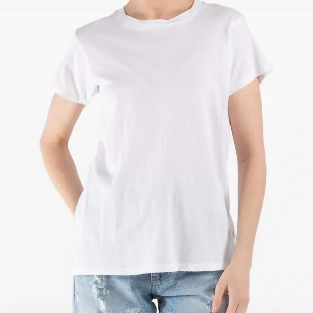 Приталенная футболка с короткими рукавами