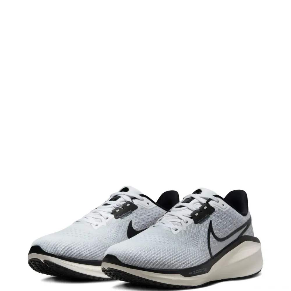 Кроссовки Vomero 17