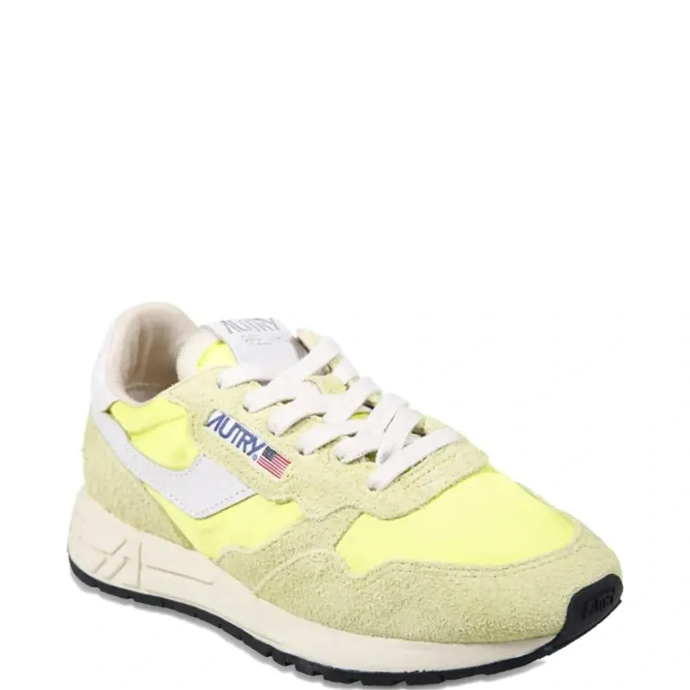 Кроссовки с логотипом и шнуровкой