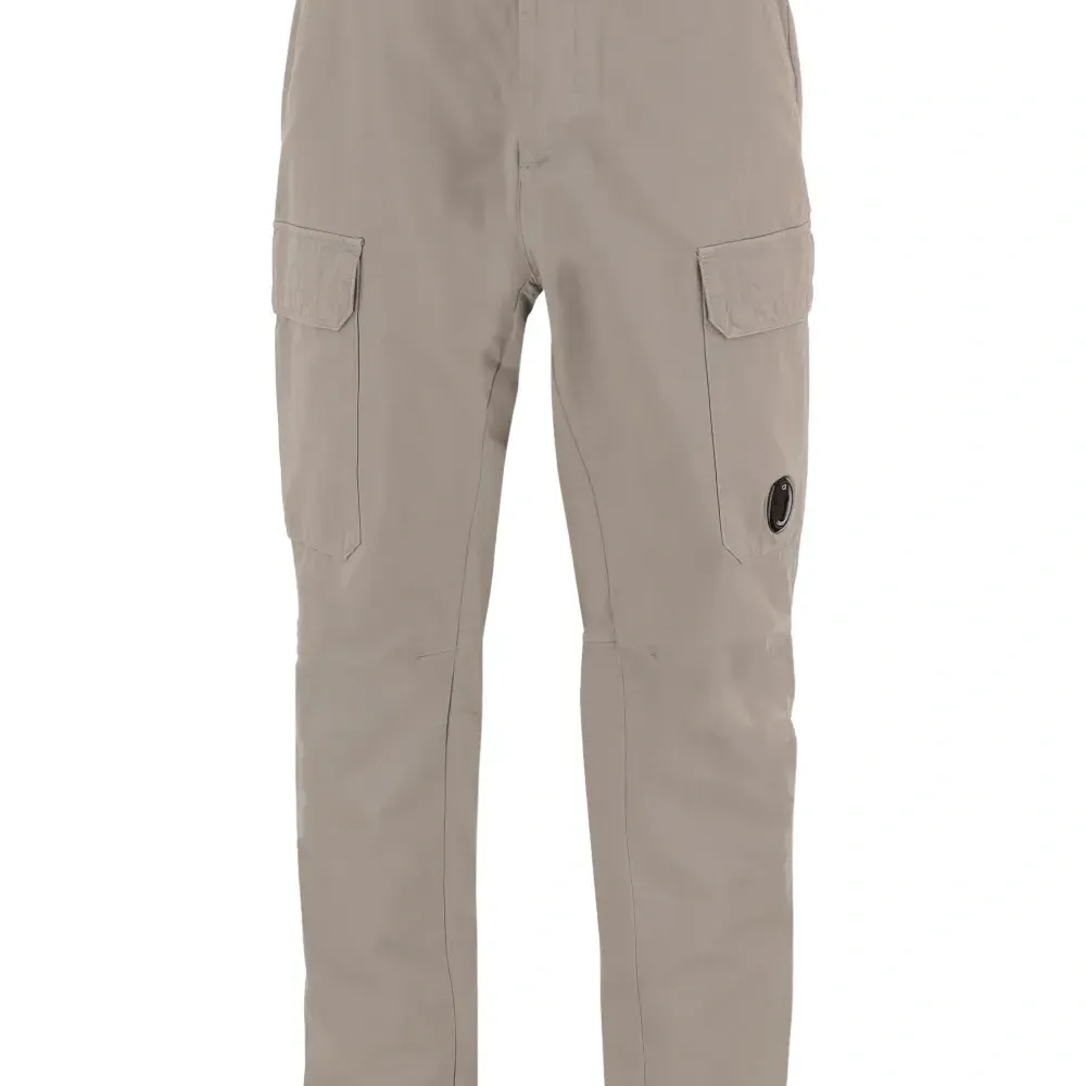 Брюки прямого кроя с накладными карманами