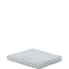 Банное полотенце с монограммным узором