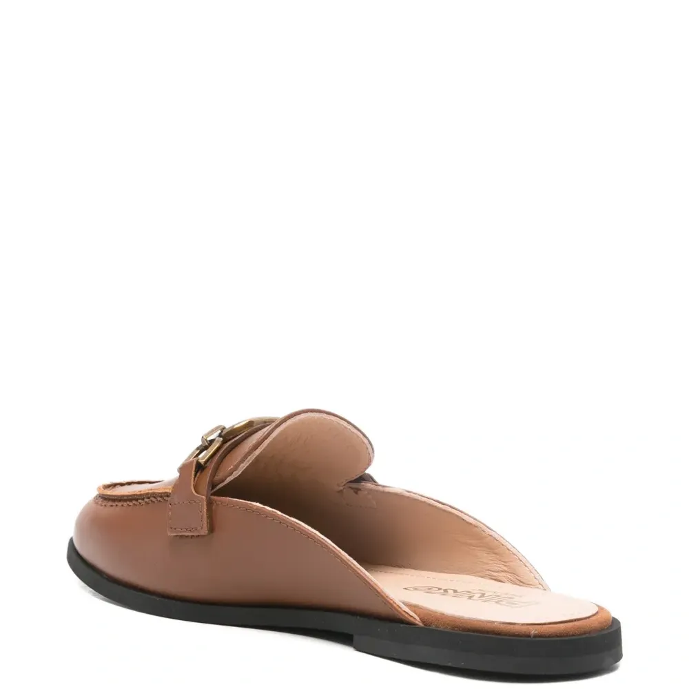 Мюли с цепочкой и логотипом