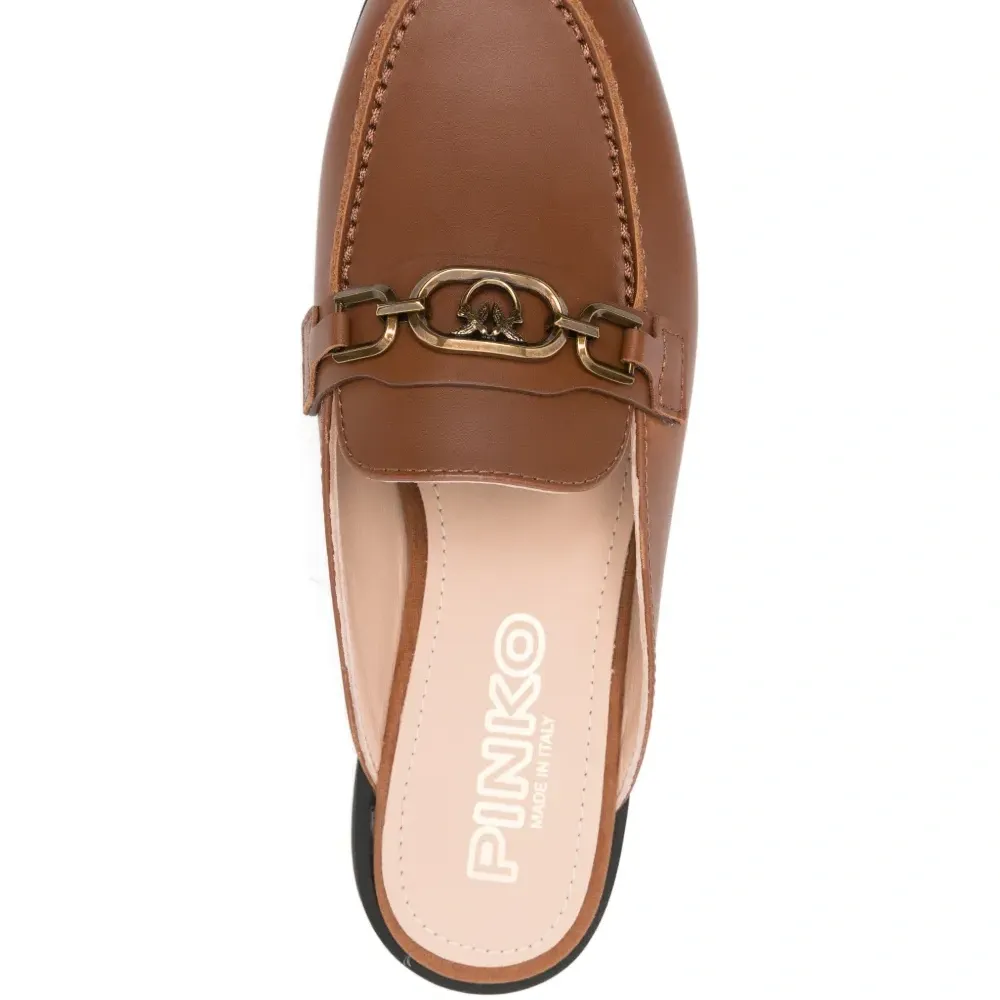 Мюли с цепочкой и логотипом