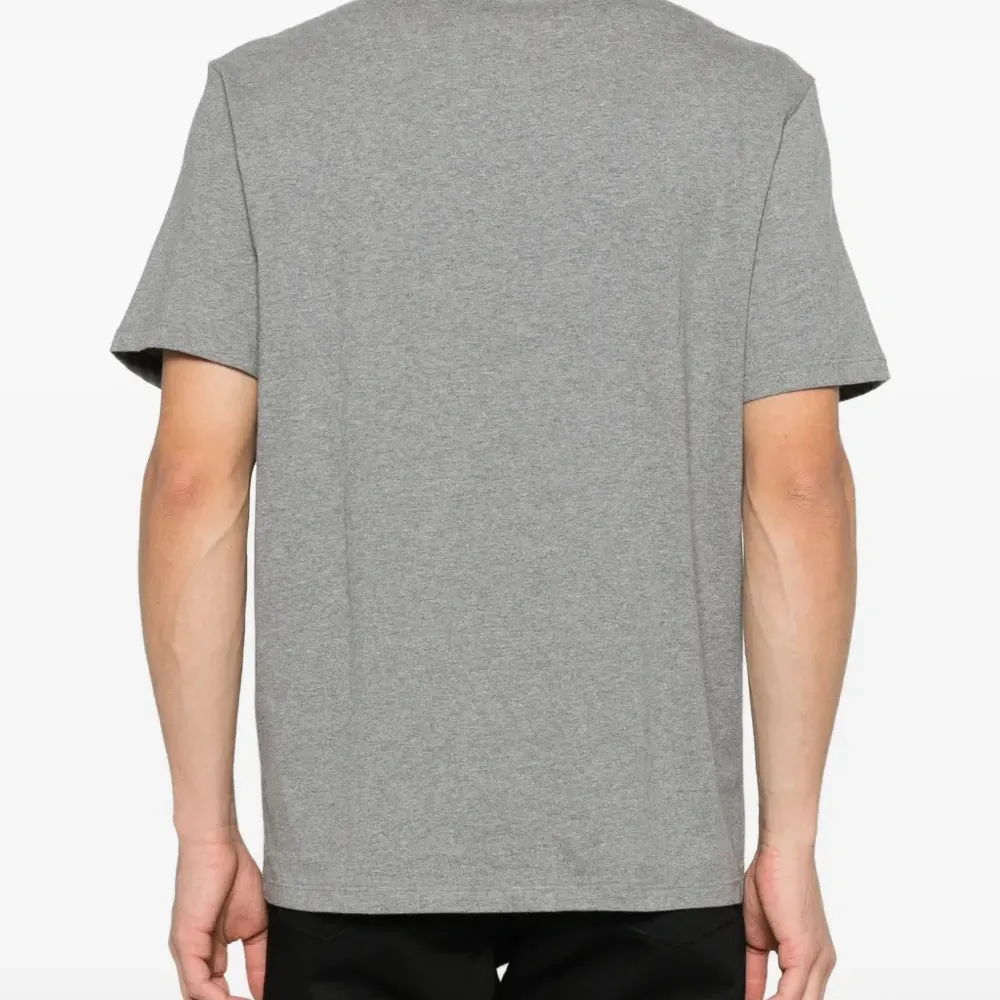 Футболка с логотипом