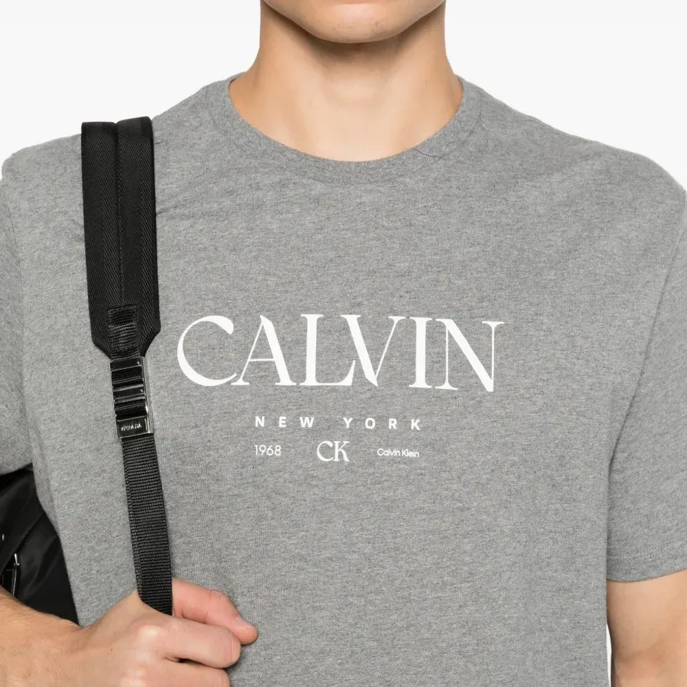 Футболка с логотипом