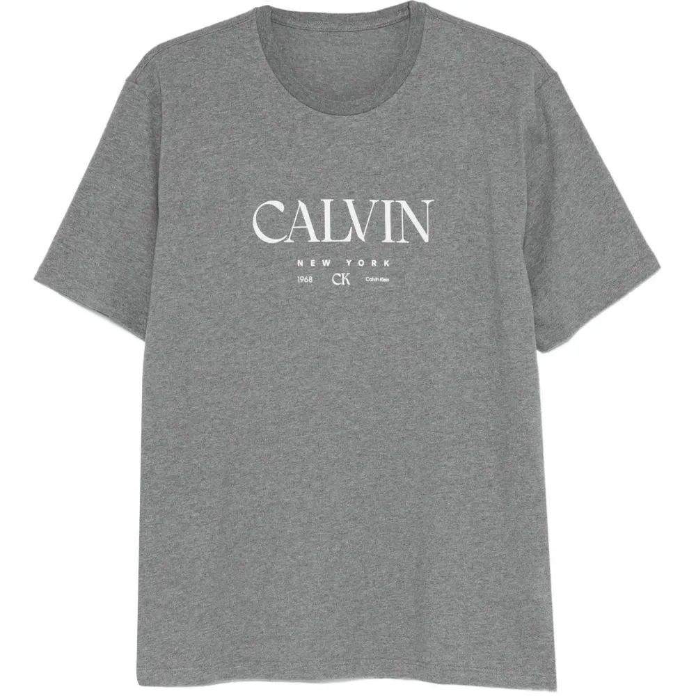 Футболка с логотипом