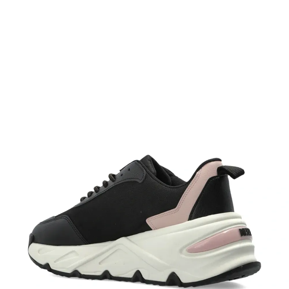 Кроссовки с нашивкой-логотипом