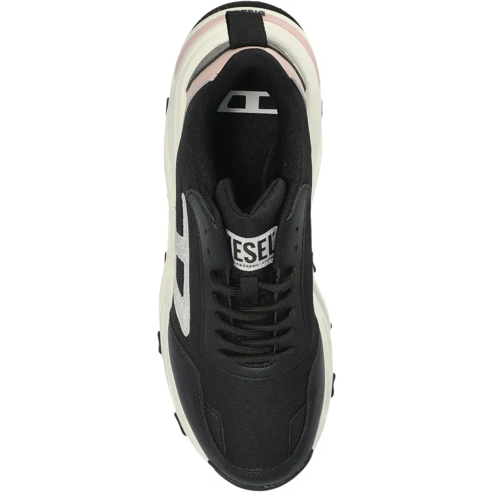 Кроссовки с нашивкой-логотипом