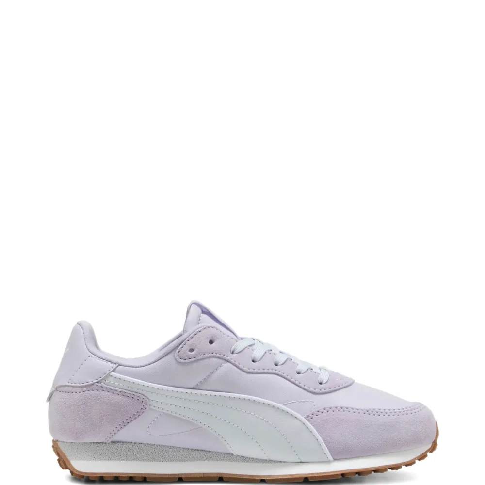 Кроссовки на шнуровке цвета роза