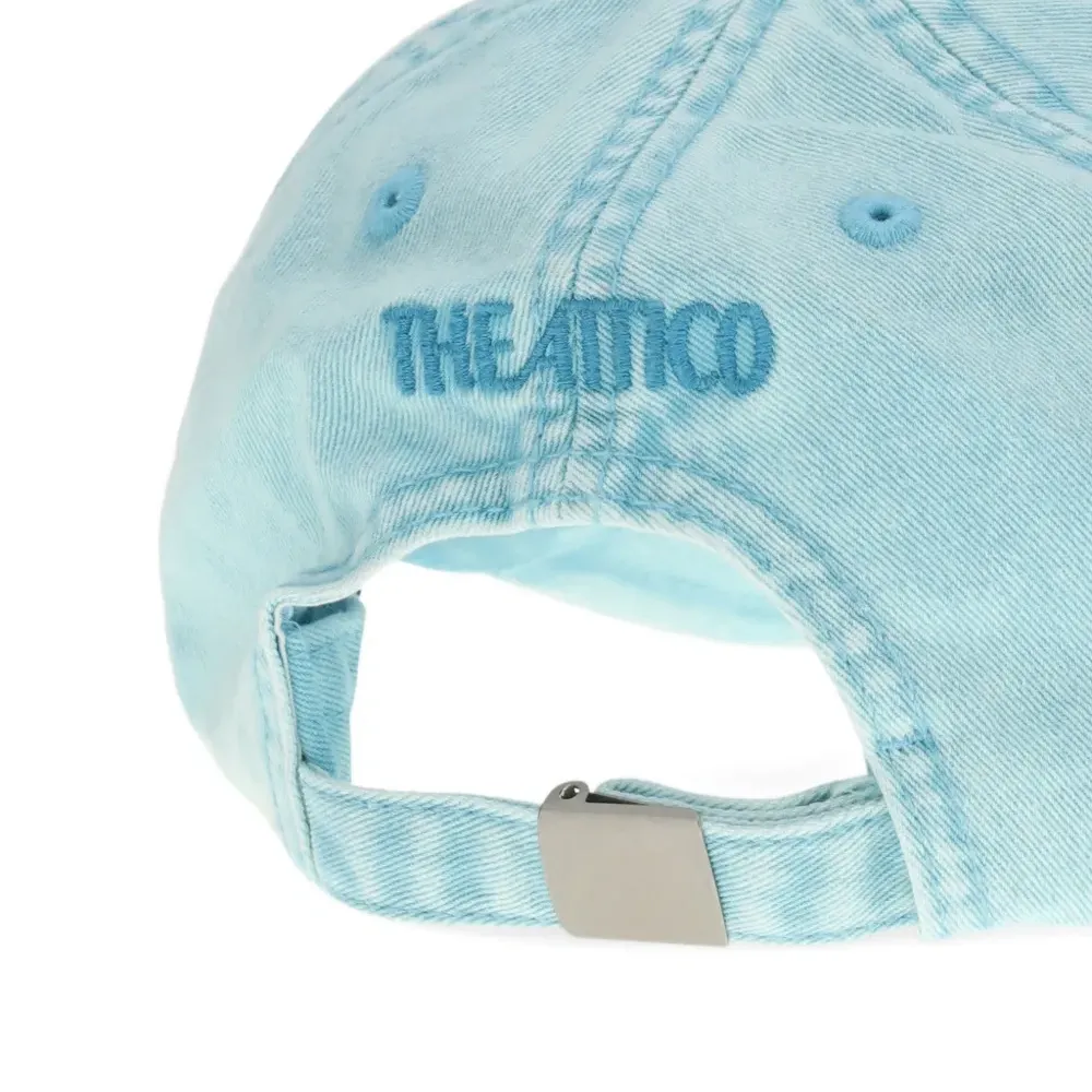 Бейсболка с вышитым логотипом