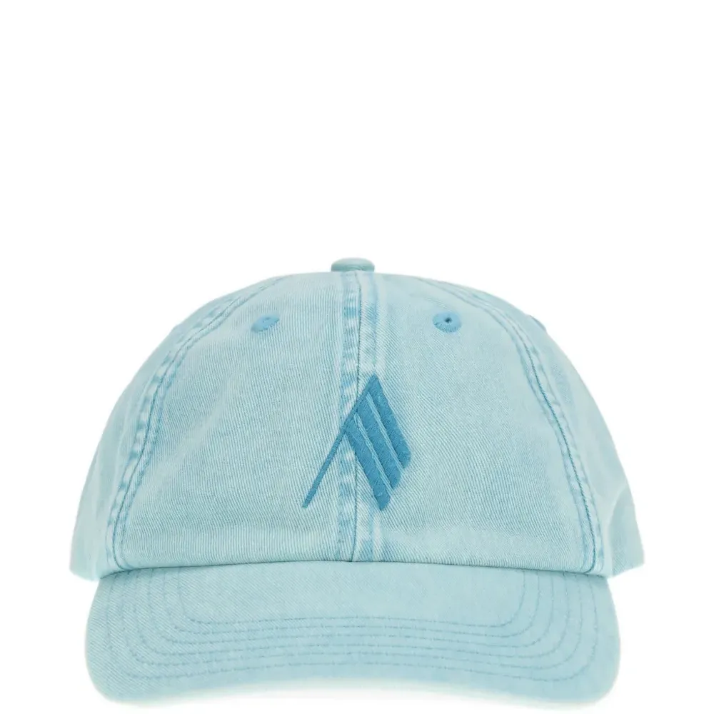 Бейсболка с вышитым логотипом