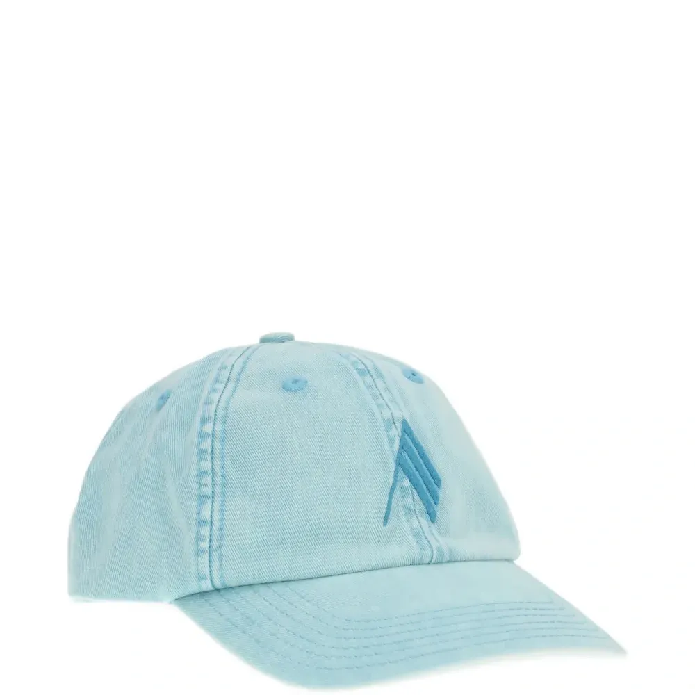 Бейсболка с вышитым логотипом