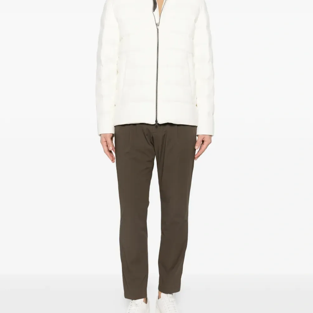 Футболка с круглым вырезом