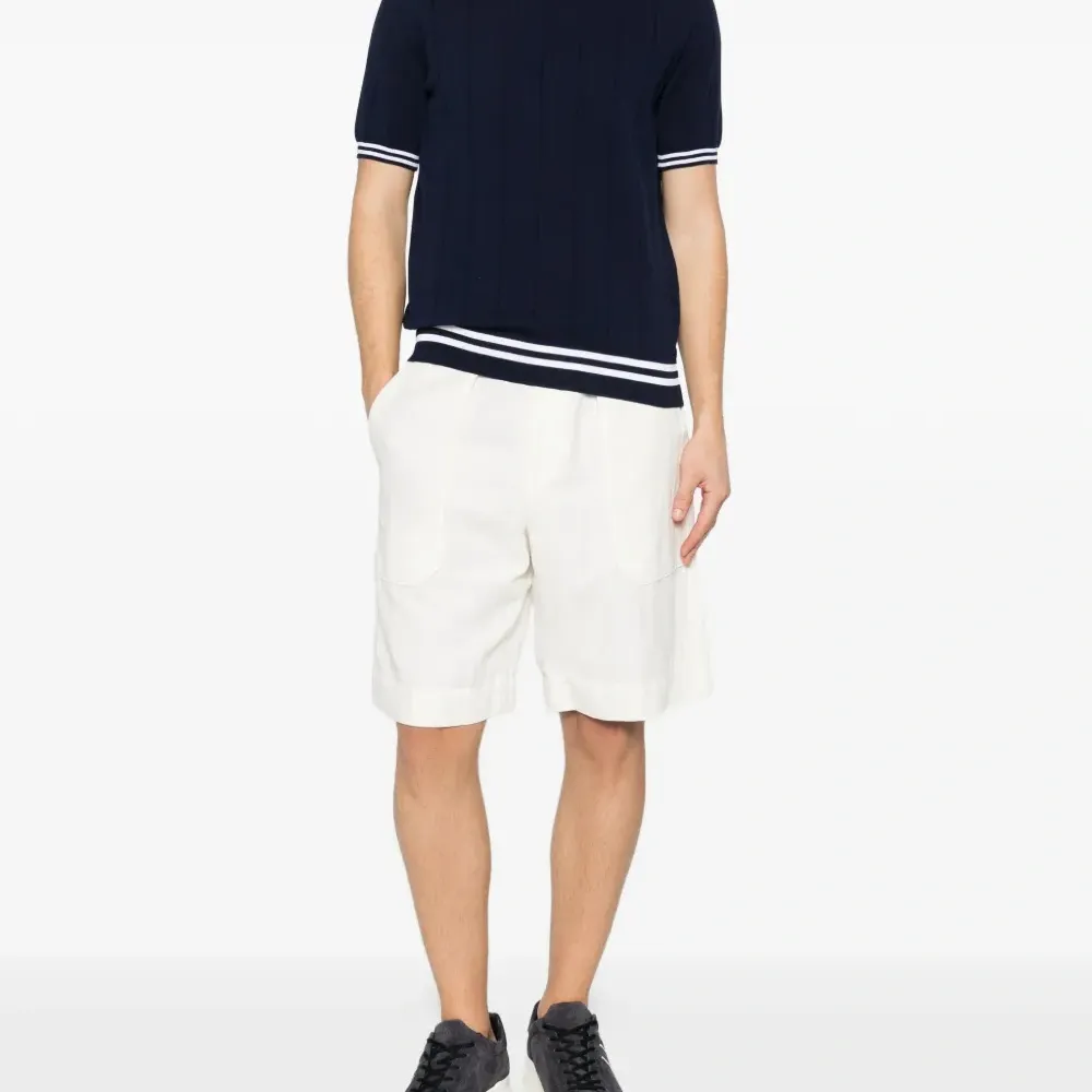 Полосатая футболка