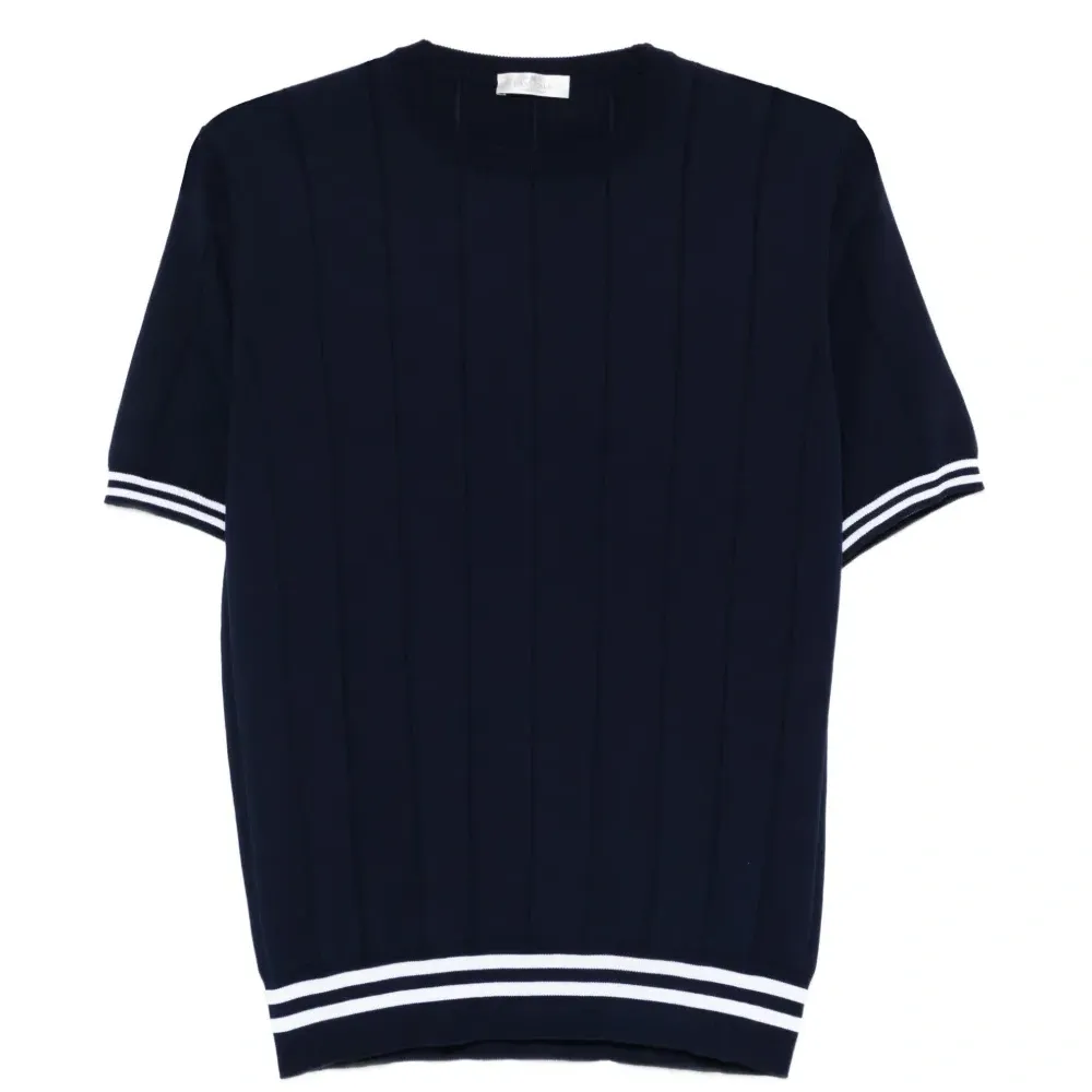 Полосатая футболка