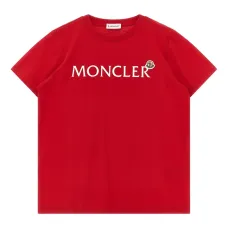 Футболка с нашивкой-логотипом