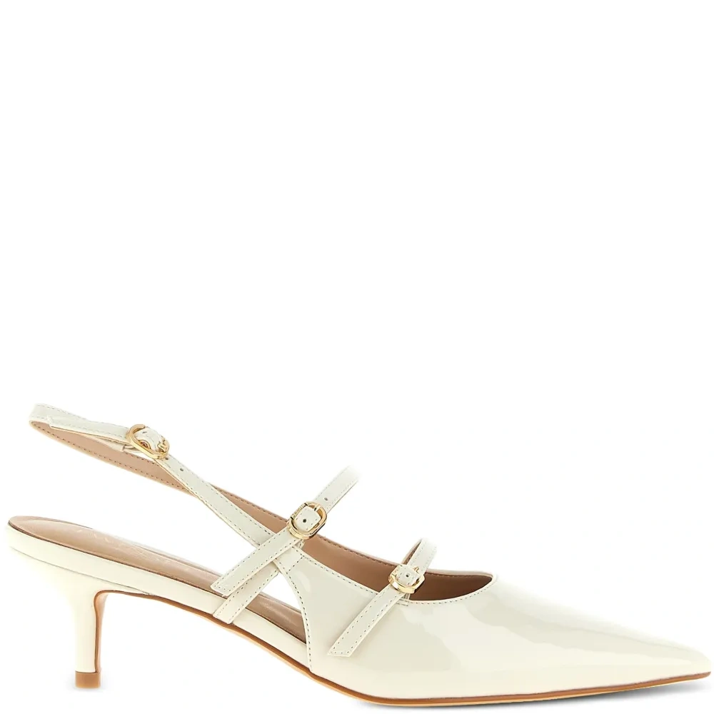 Туфли-лодочки на каблуке с заострённым носком и ремешком сзади