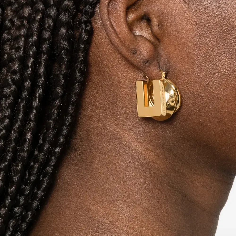 Геометрические серьги с эффектом многослойности