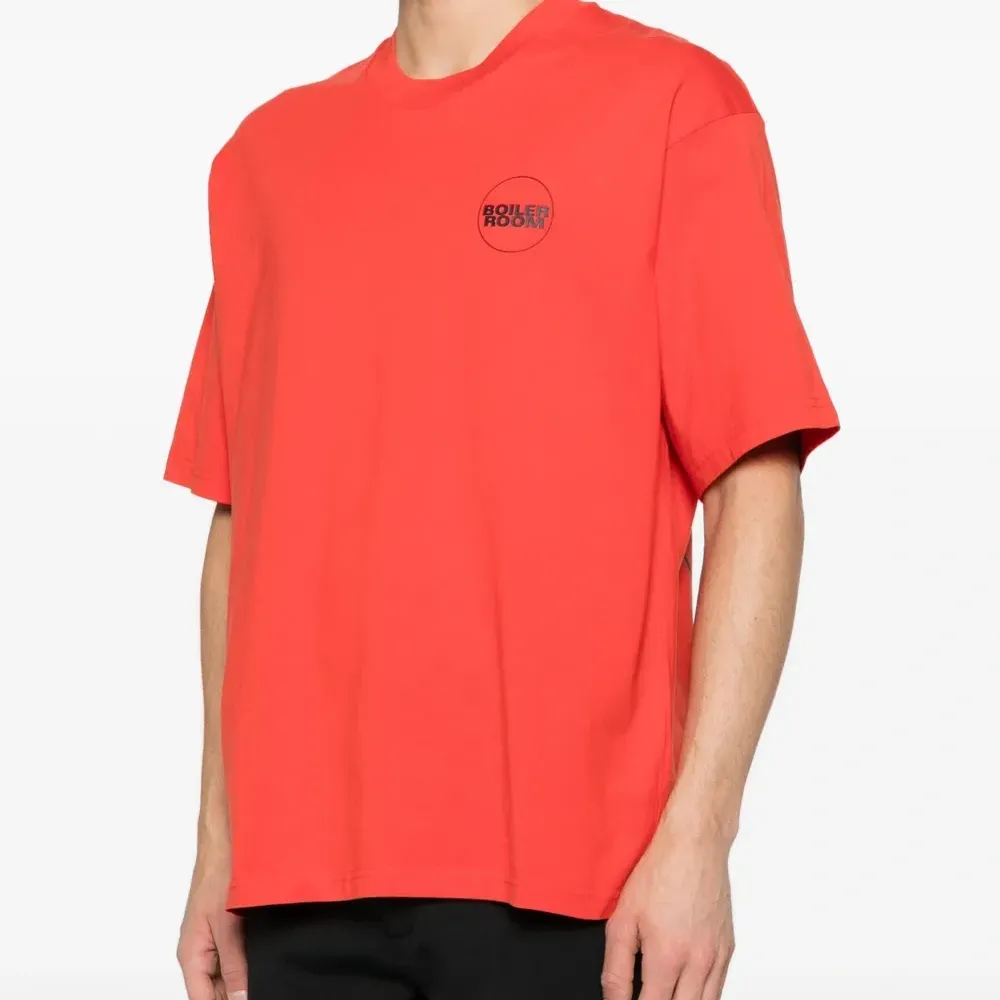 Футболка с логотипом