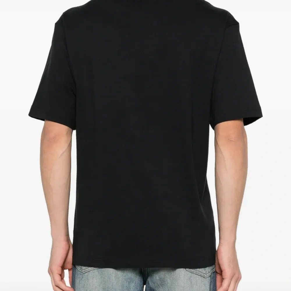 Футболка с графичным принтом Футболка с графичным принтом