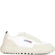 Кеды с шнуровкой и логотипом