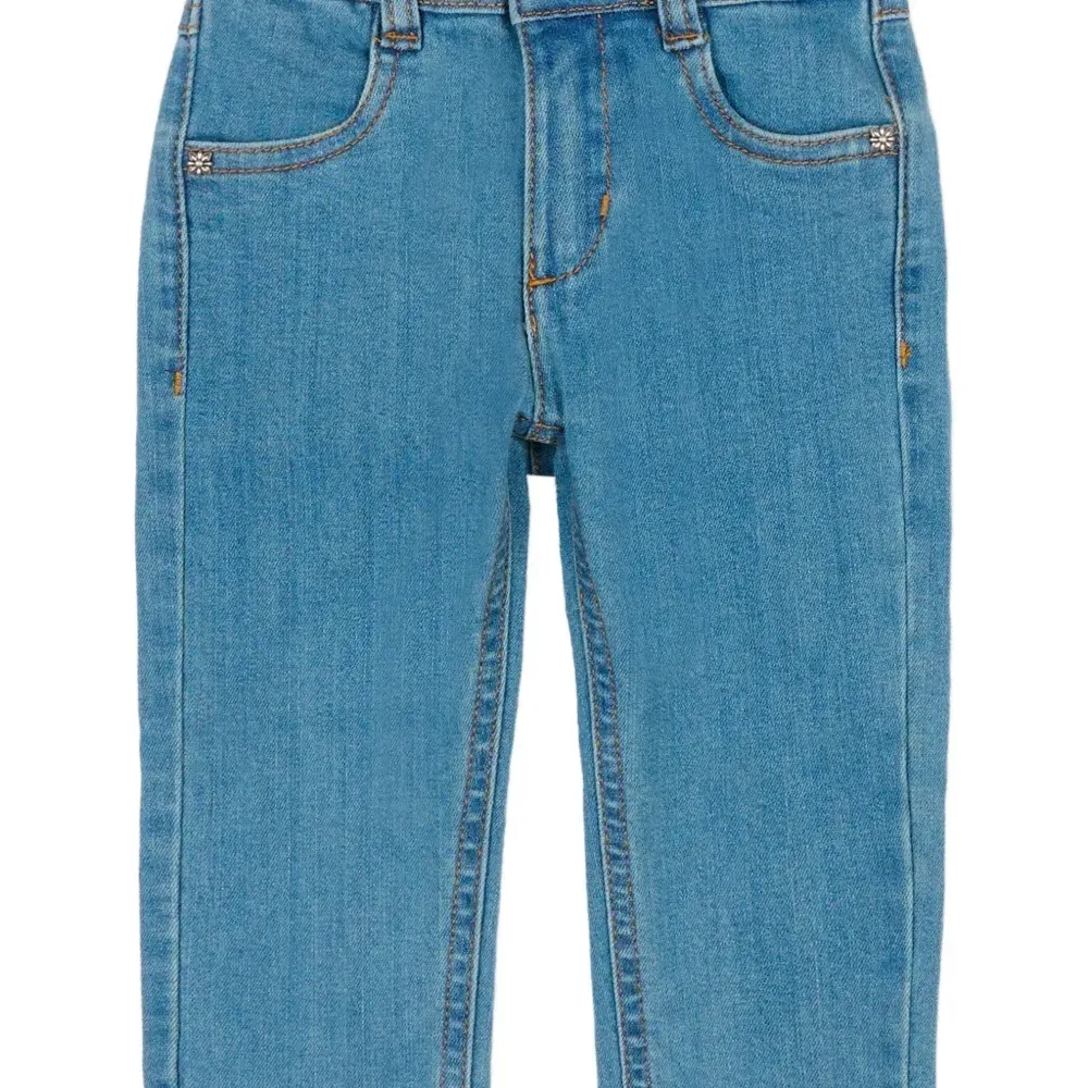 Джинсы из денима с буквенным декором