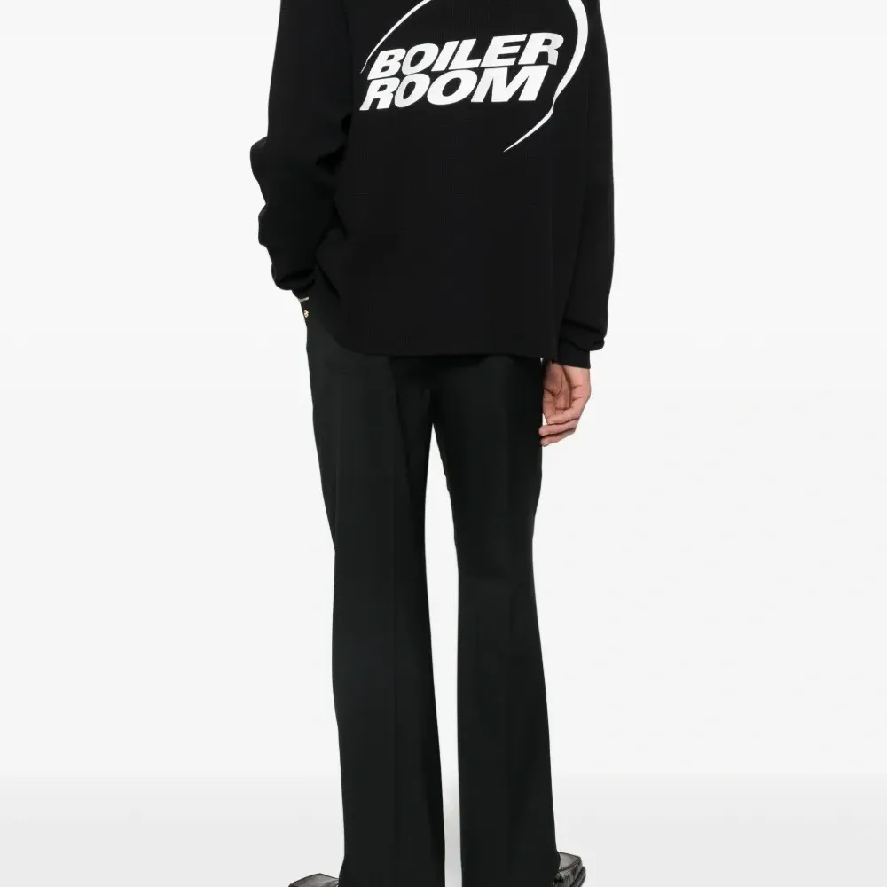 Свитшот в рубчик с принтом-логотипом