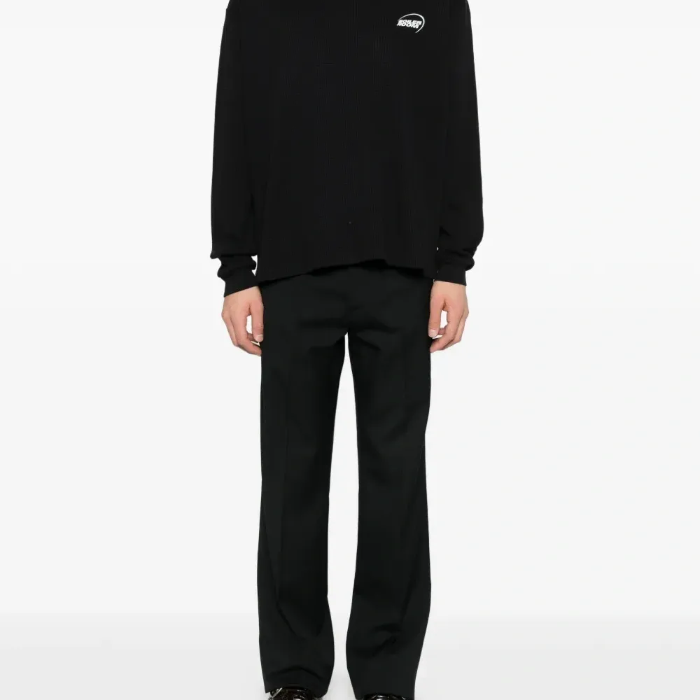 Свитшот в рубчик с принтом-логотипом