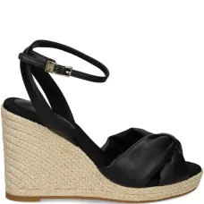 Босоножки на танкетке с узлом