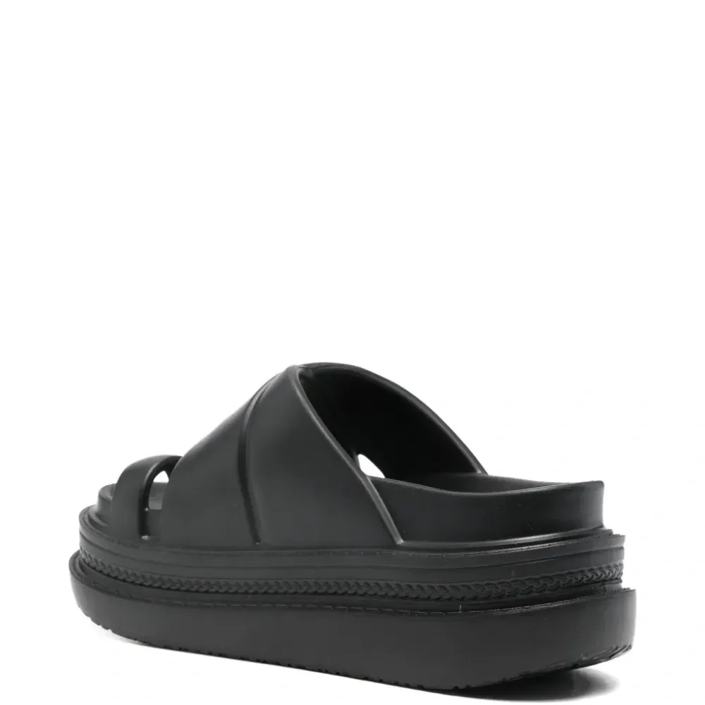 Босоножки на платформе с перекрещивающимися ремешками