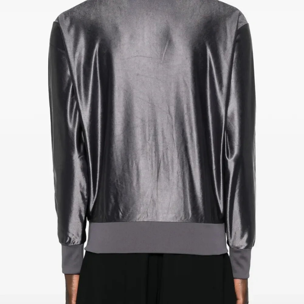 Куртка на молнии с полосатыми деталями