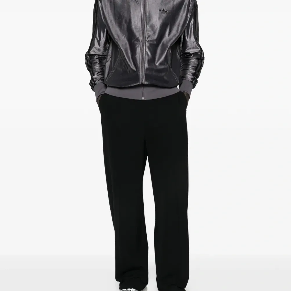 Куртка на молнии с полосатыми деталями