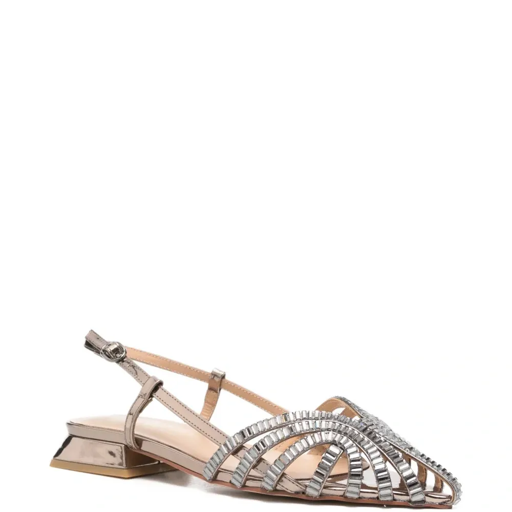 Декорированные босоножки