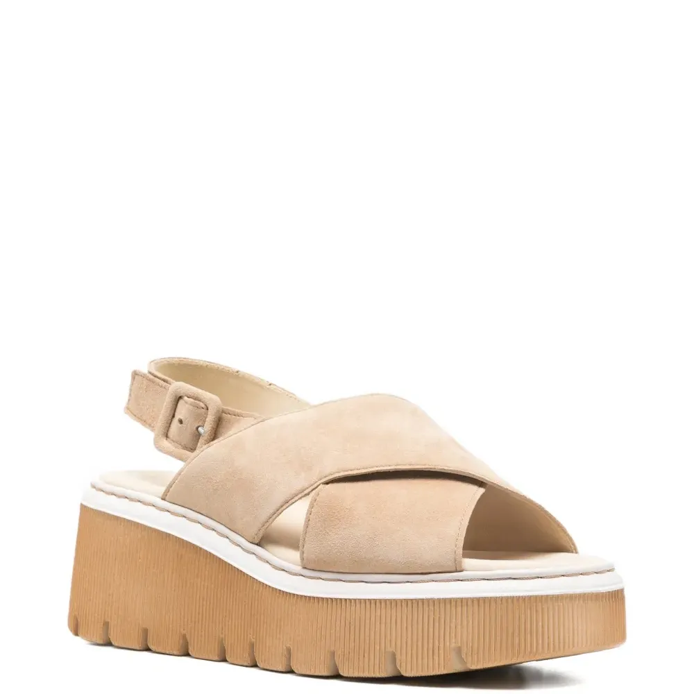 Босоножки на платформе с перекрещивающимися ремешками Босоножки на платформе с перекрещивающимися ремешками