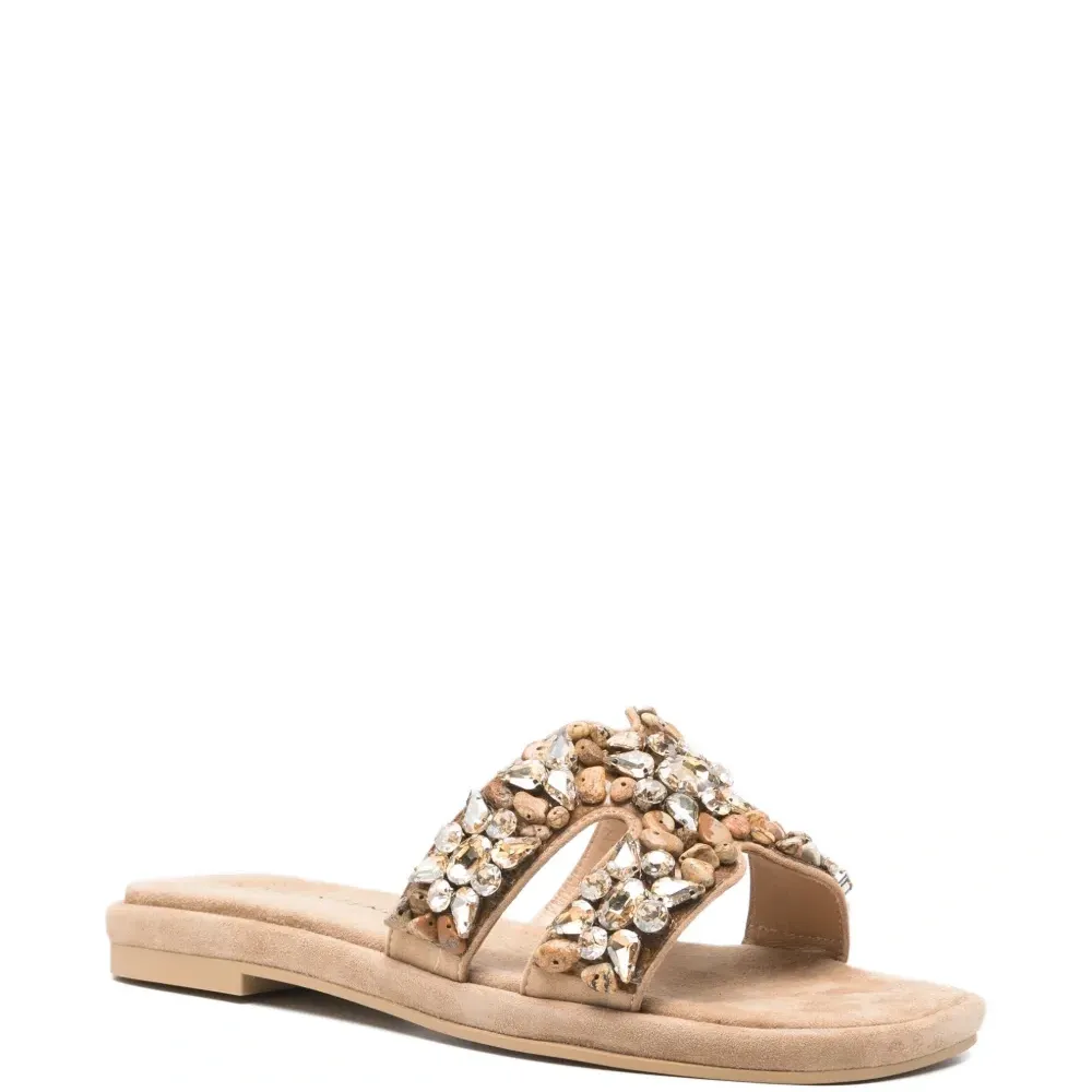 Декорированные босоножки