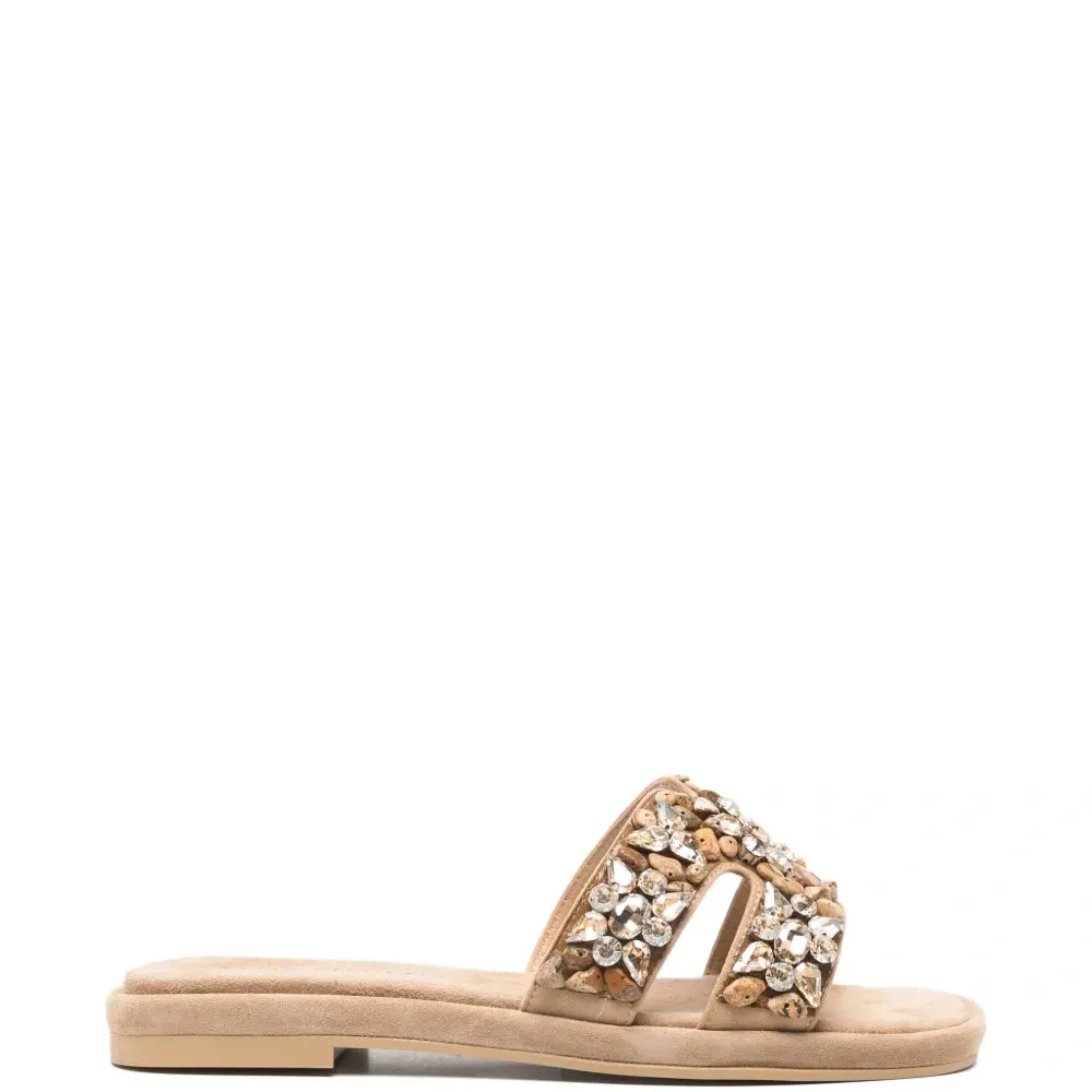 Декорированные босоножки