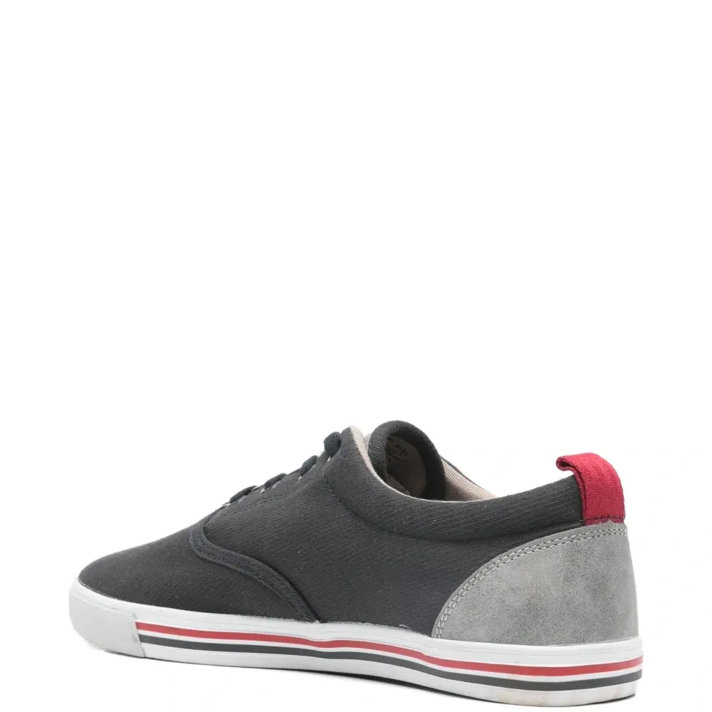 Кроссовки с логотипом