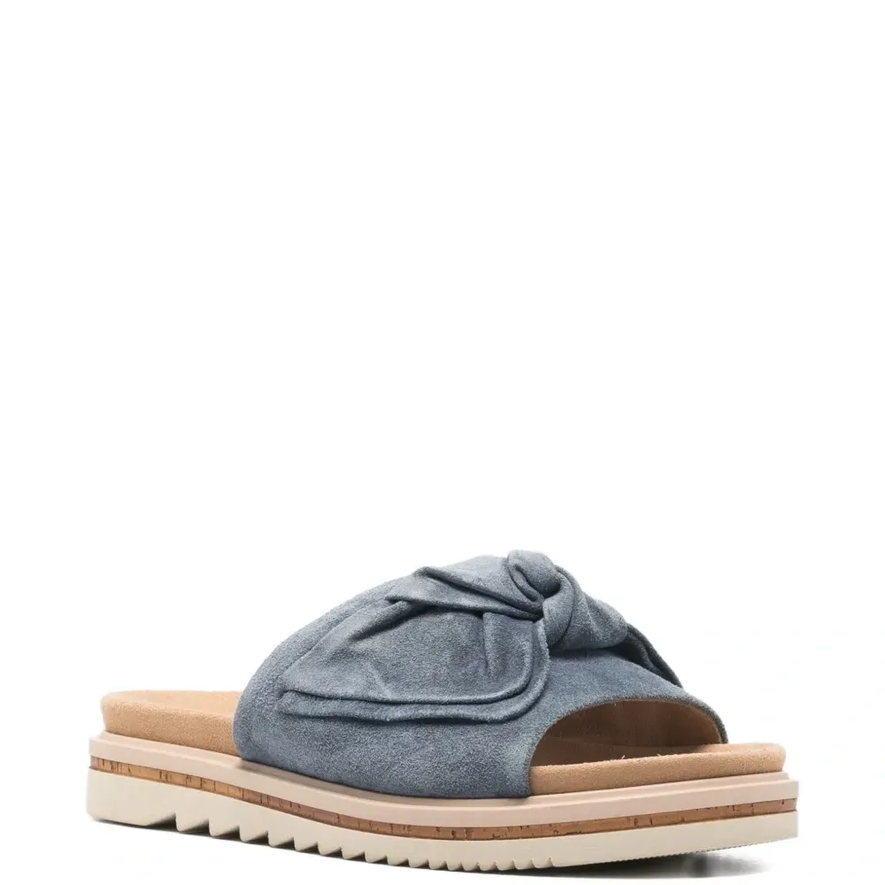 Замшевые сандалии