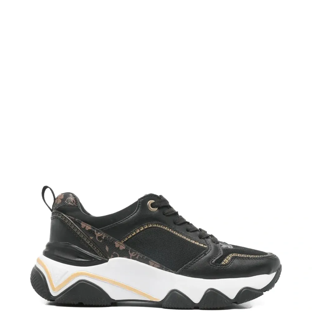 Кроссовки с логотипом