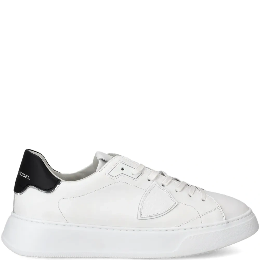 Кроссовки на шнуровке Кроссовки на шнуровке