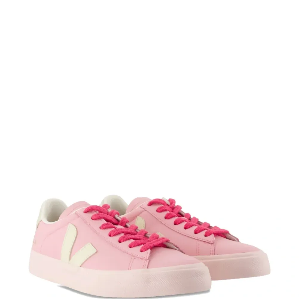 Кроссовки с миндалевидным носком