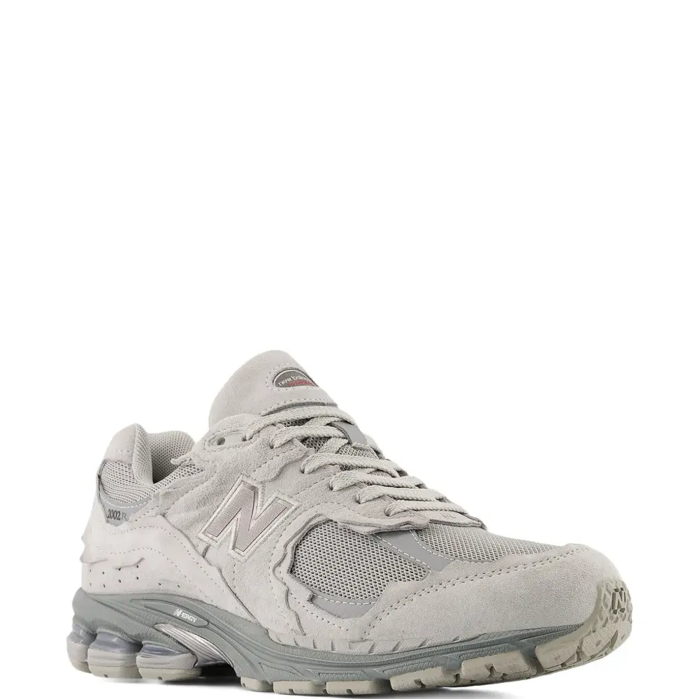 Кроссовки с сетчатыми вставками