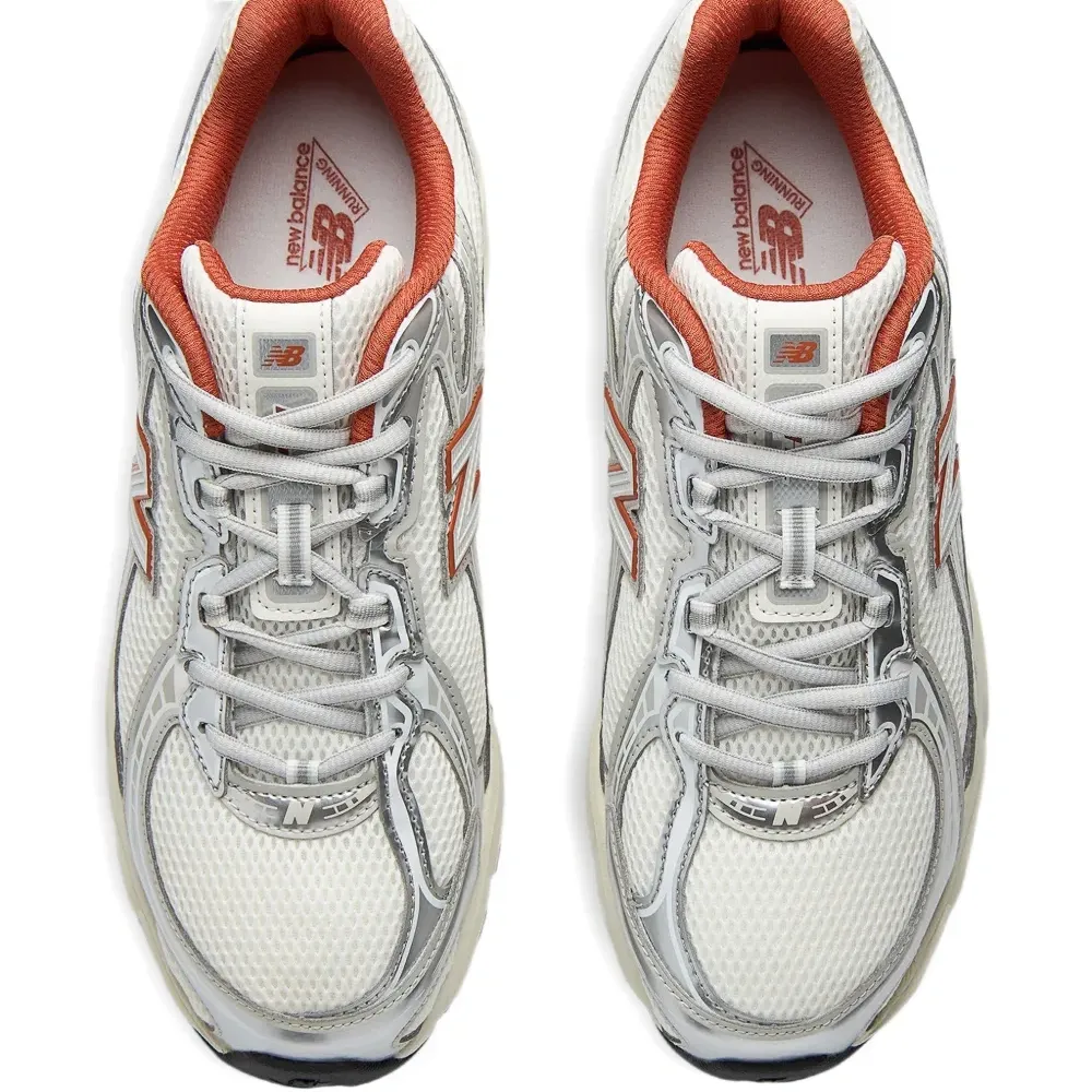 Кроссовки 740