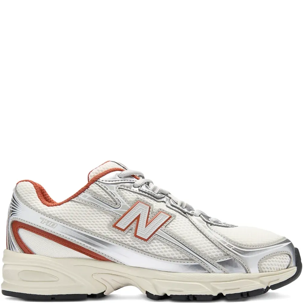 Кроссовки 740